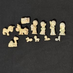 Precious moments. Set of 12.